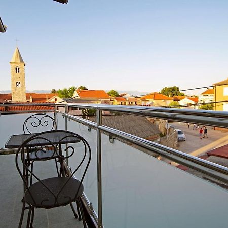 Apartment Caramela Nin Exterior photo